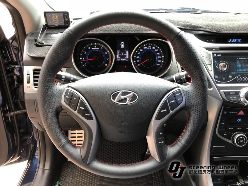 HYUNDAI 38