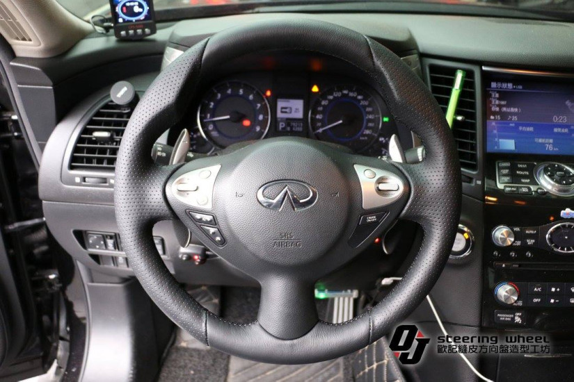 INFINITI 32