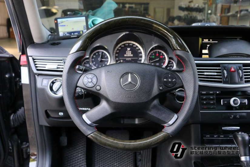 MERCEDES-BENZ 23