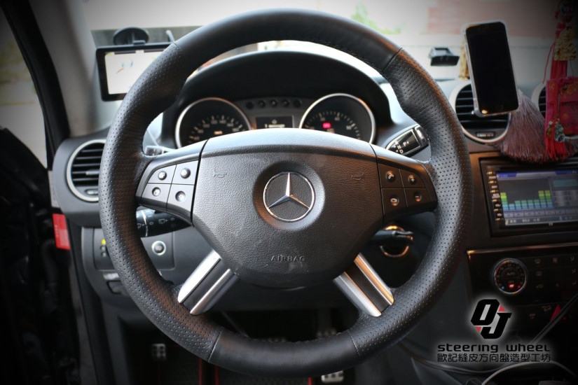 MERCEDES-BENZ 102