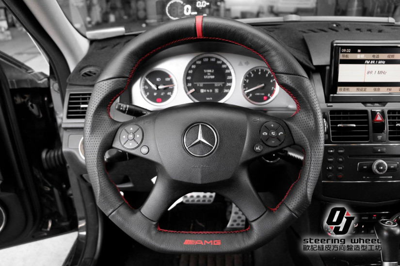 MERCEDES-BENZ 107