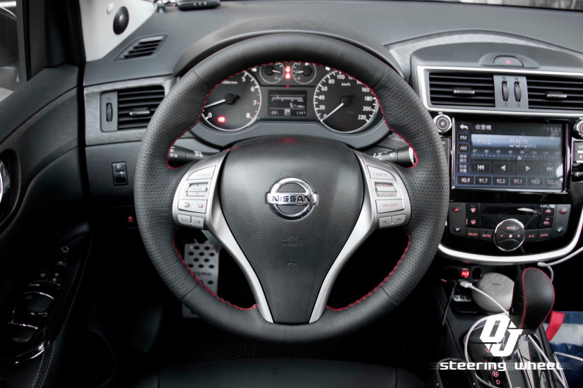 NISSAN 100