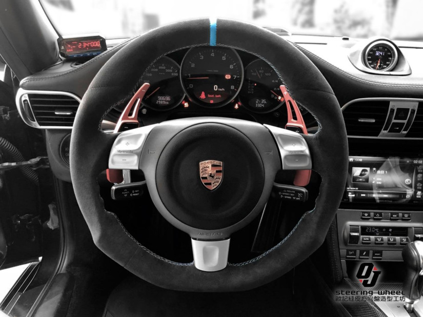 PORSCHE 25