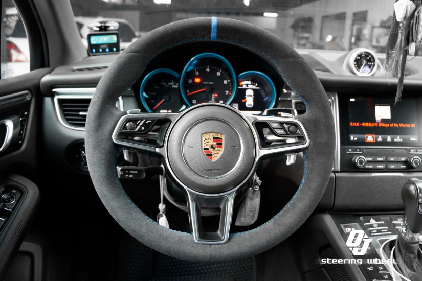 PORSCHE 56