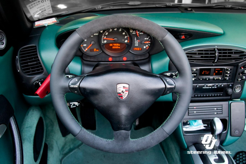 PORSCHE 65