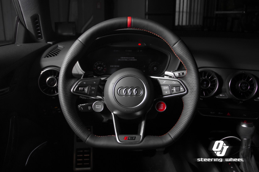 AUDI 44