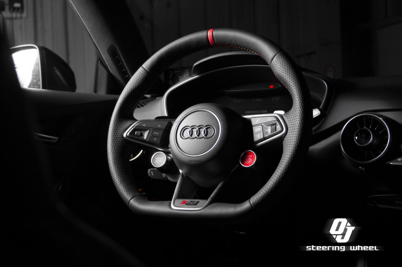 AUDI 44