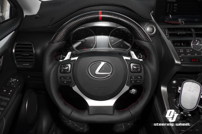 LEXUS 82
