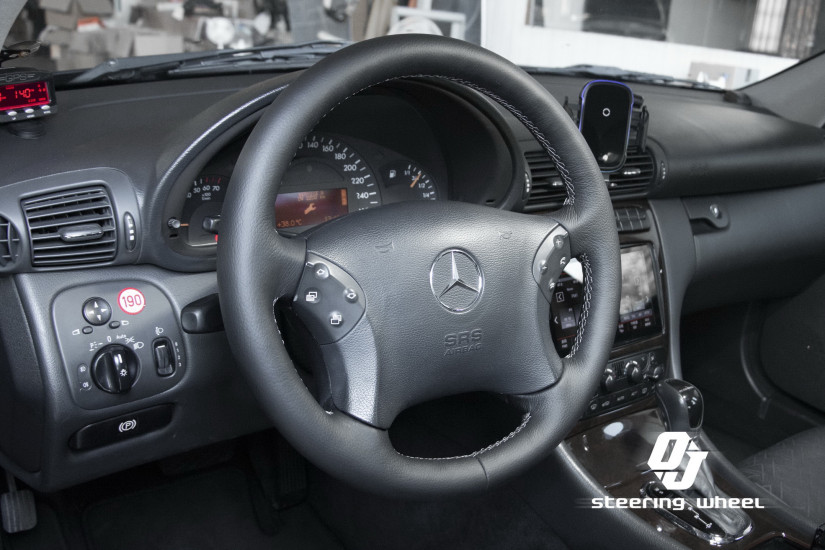 MERCEDES-BENZ 208