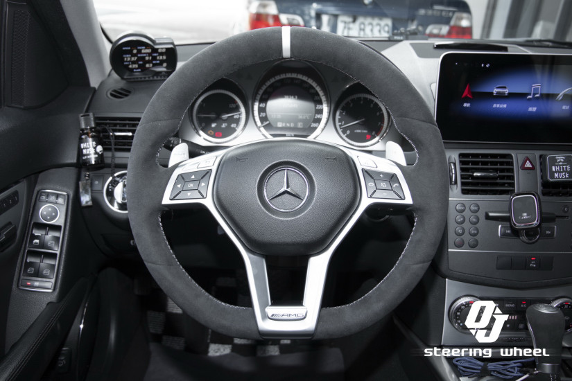 MERCEDES-BENZ 218