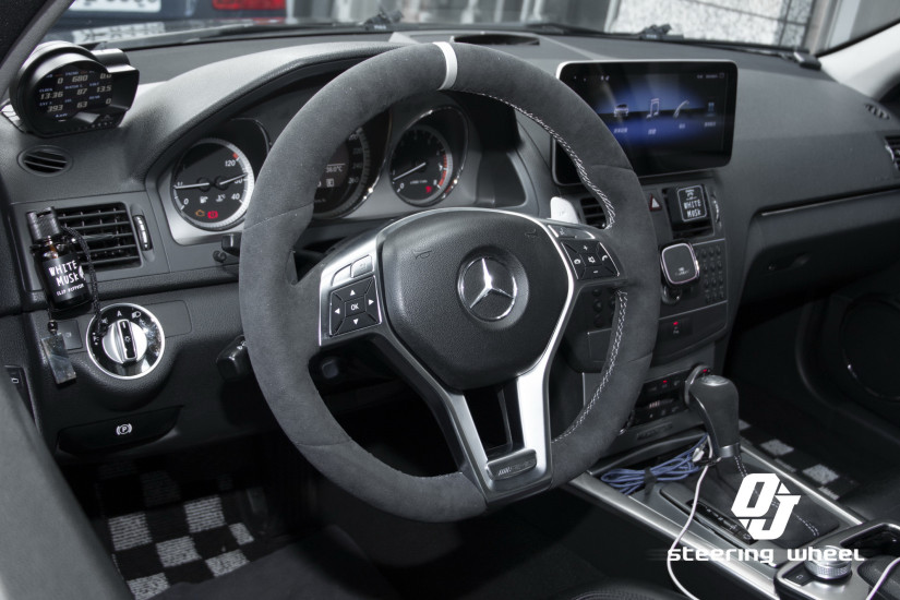 MERCEDES-BENZ 218