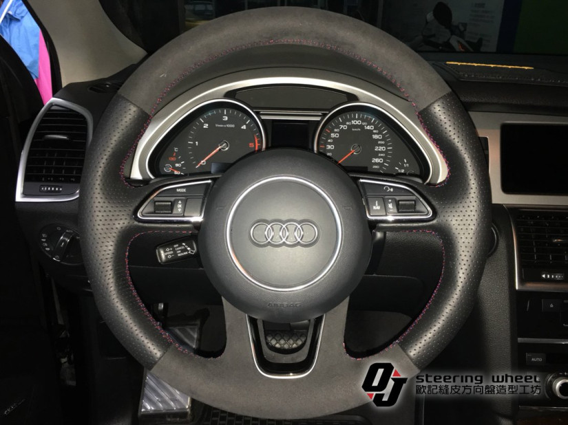 AUDI 12